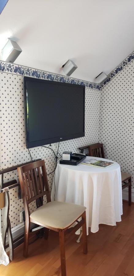Cabernet House, An Old World Bed & Breakfast 4*