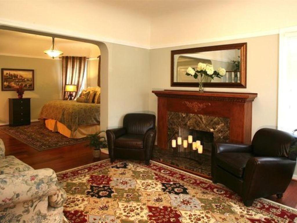 Cabernet House, An Old World Bed & Breakfast 4*