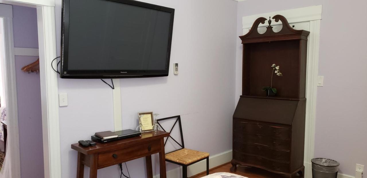 Cabernet House, An Old World Bed & Breakfast 4*