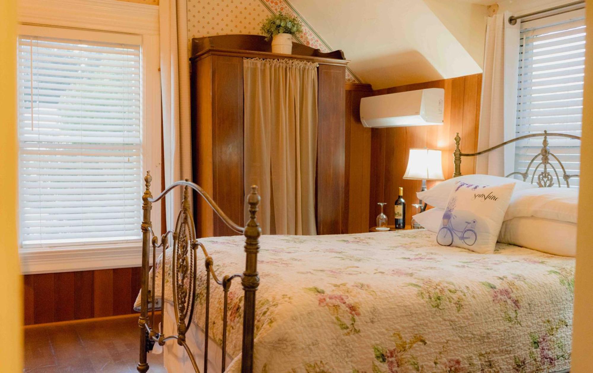 Cabernet House, An Old World 4* Napa