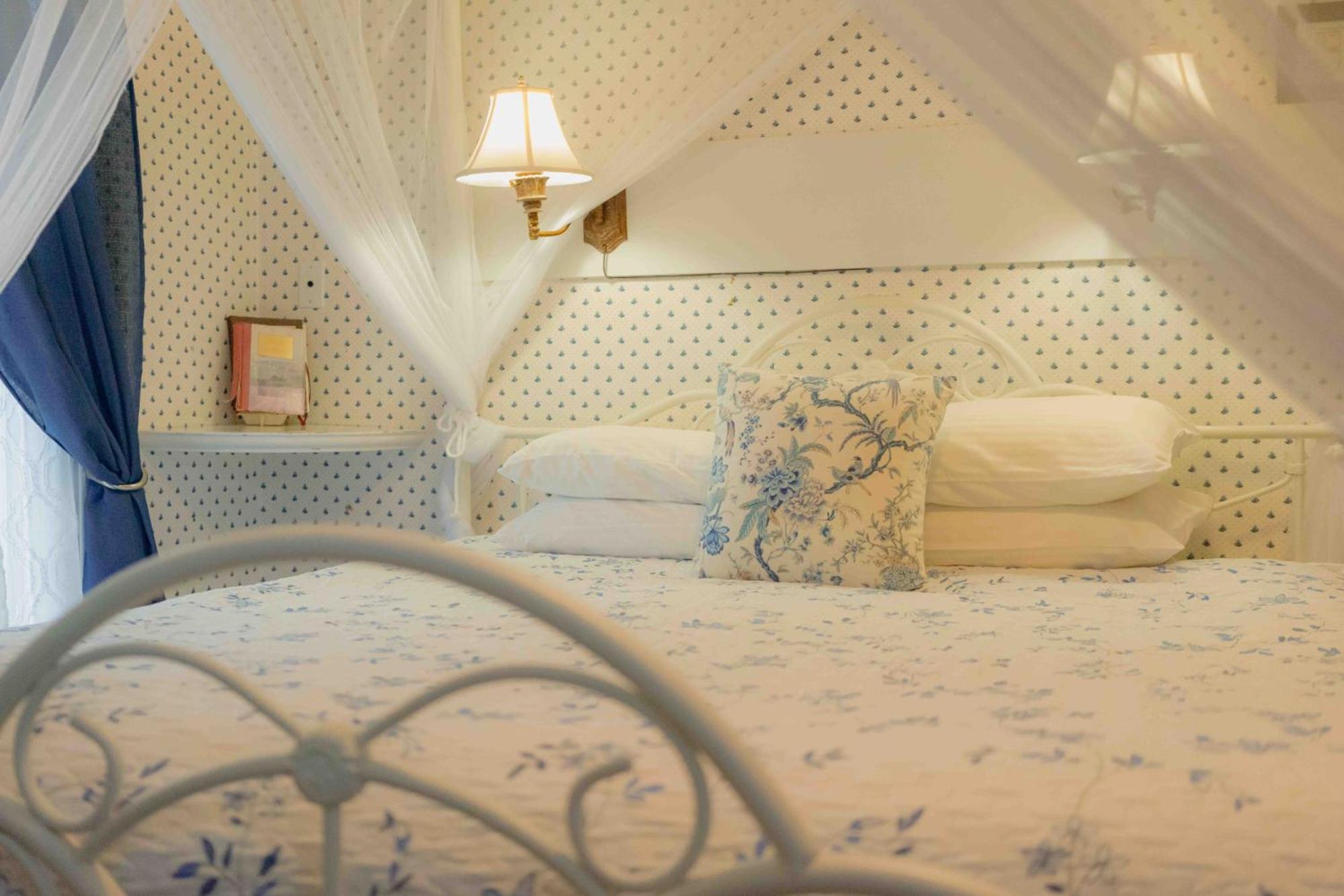 Cabernet House, An Old World 4*