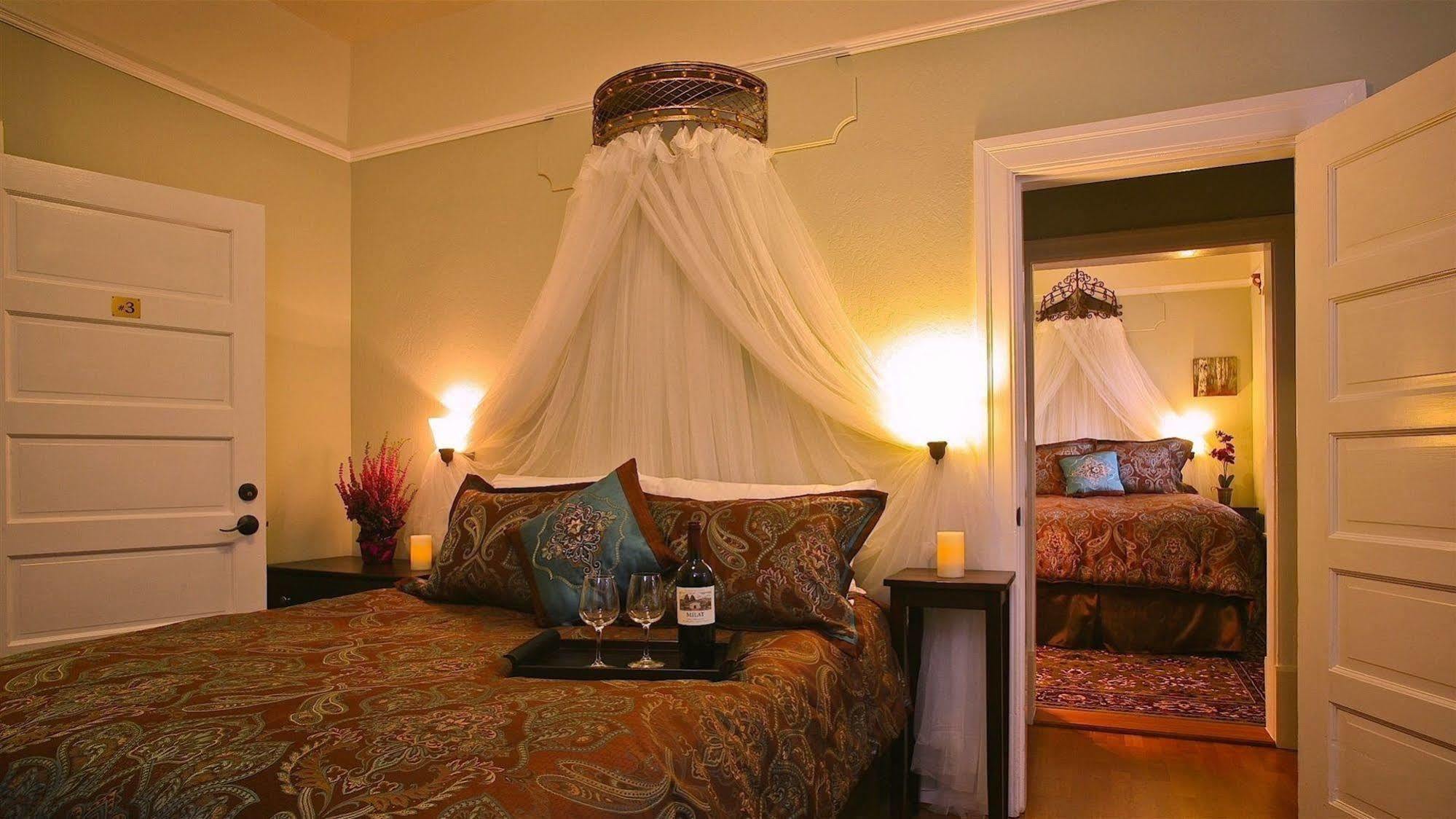 Cabernet House, An Old World Bed & Breakfast Napa