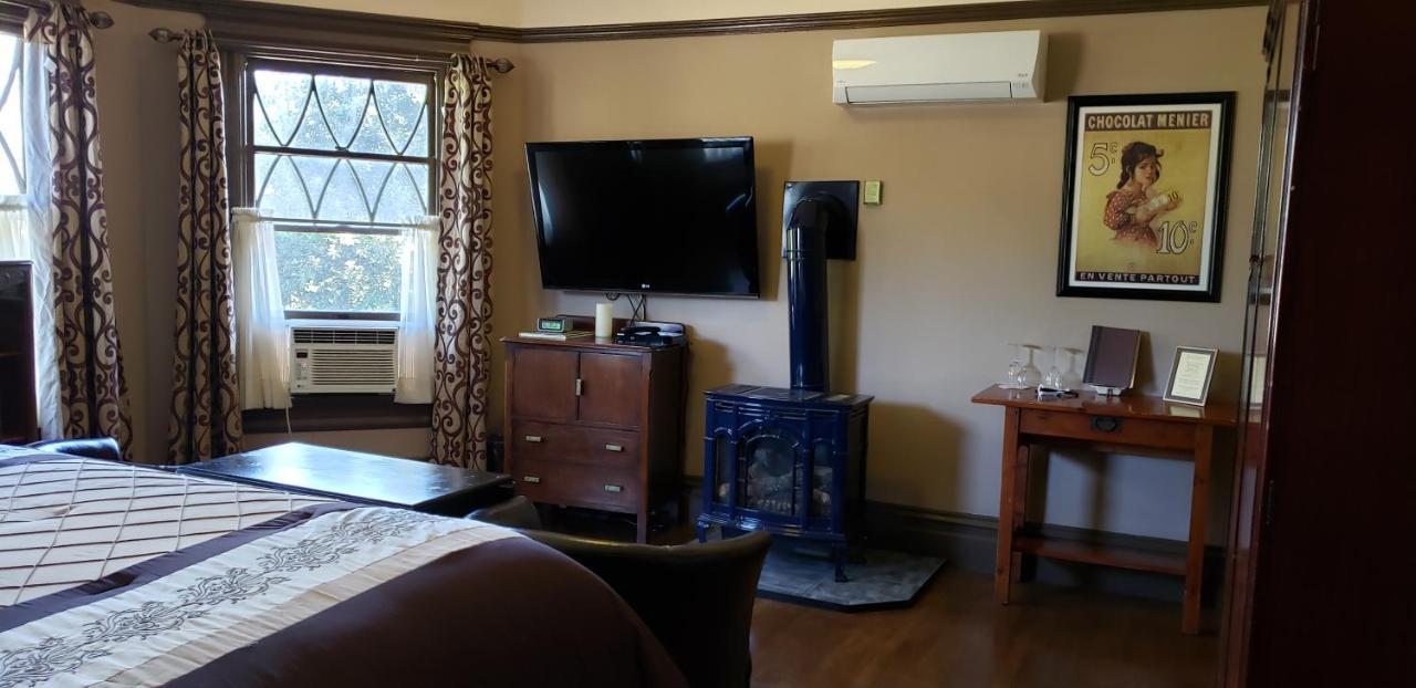 Cabernet House, An Old World Bed & Breakfast 4*