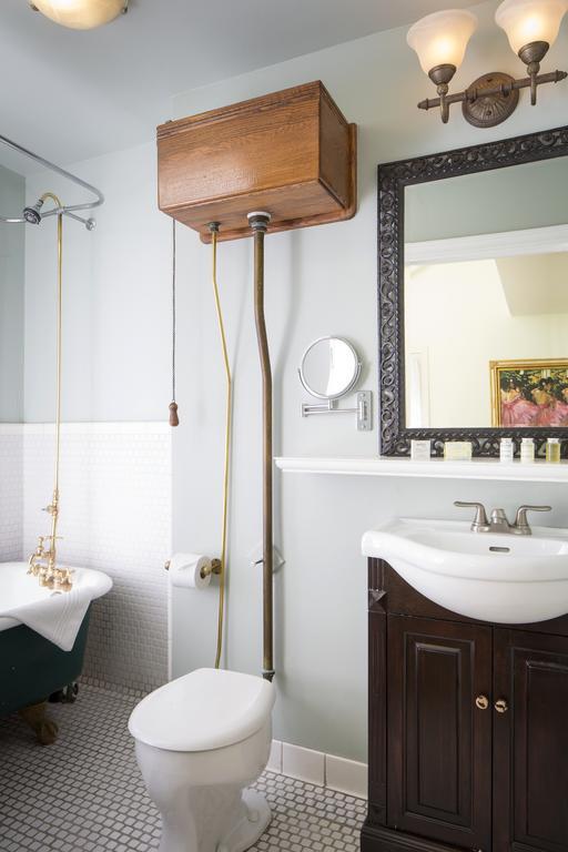 Bed & Breakfast Cabernet House, An Old World 4*
