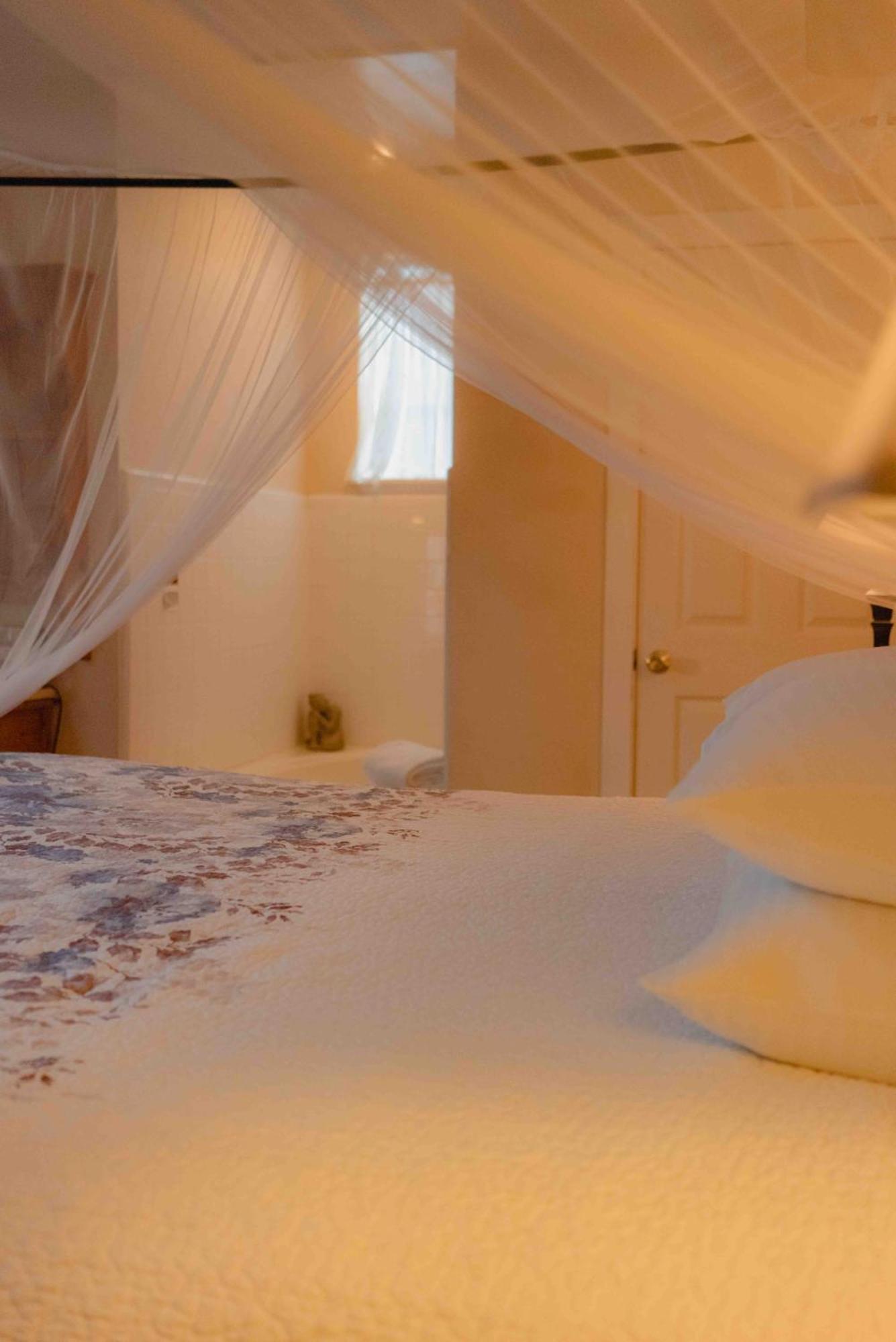 Cabernet House, An Old World 4* Napa