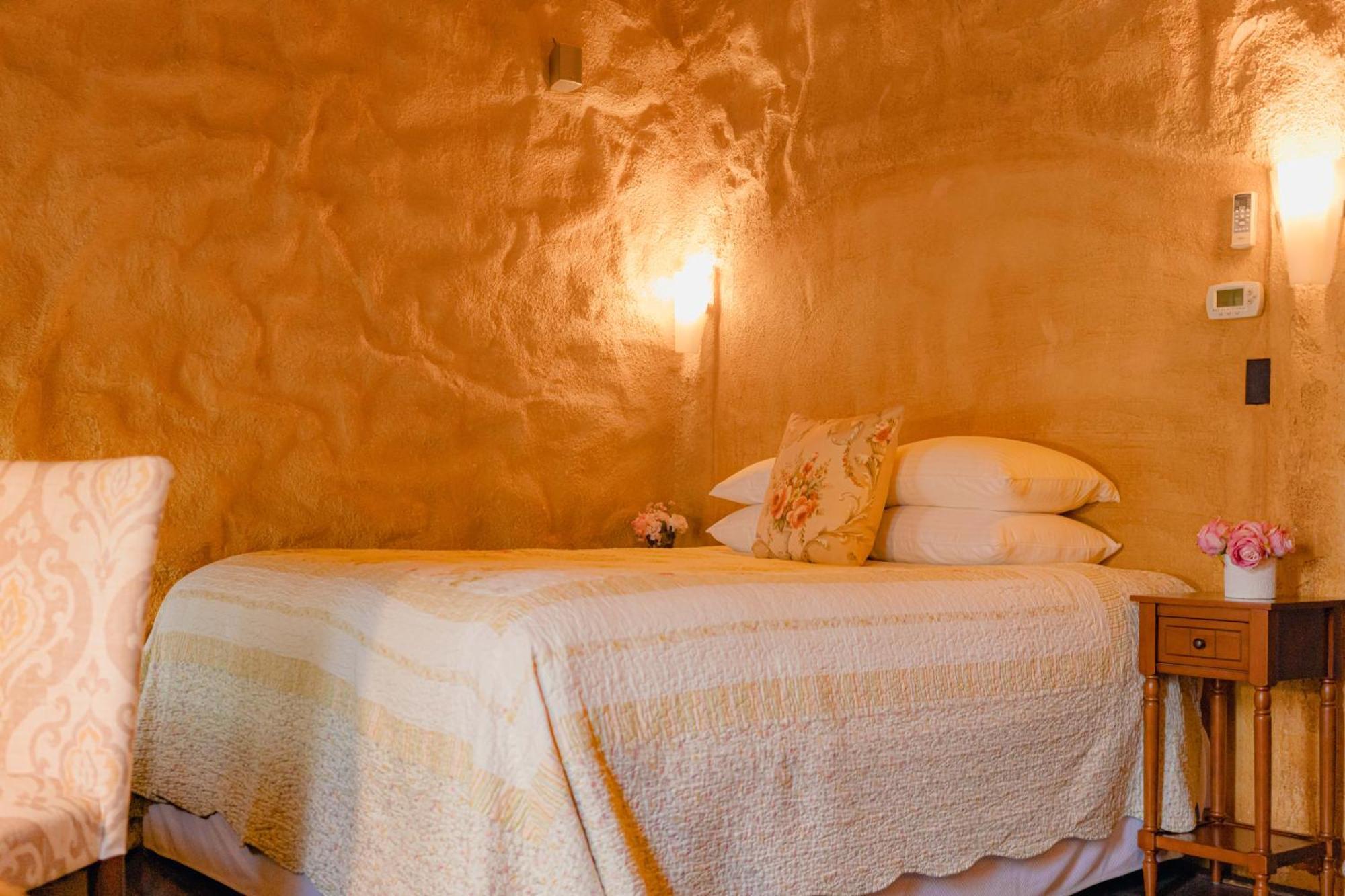 Cabernet House, An Old World Bed & Breakfast 4*