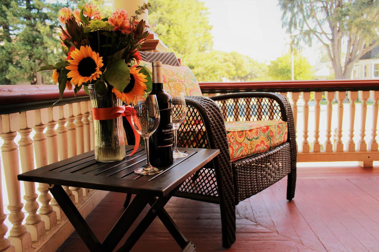 Cabernet House, An Old World Bed & Breakfast Napa